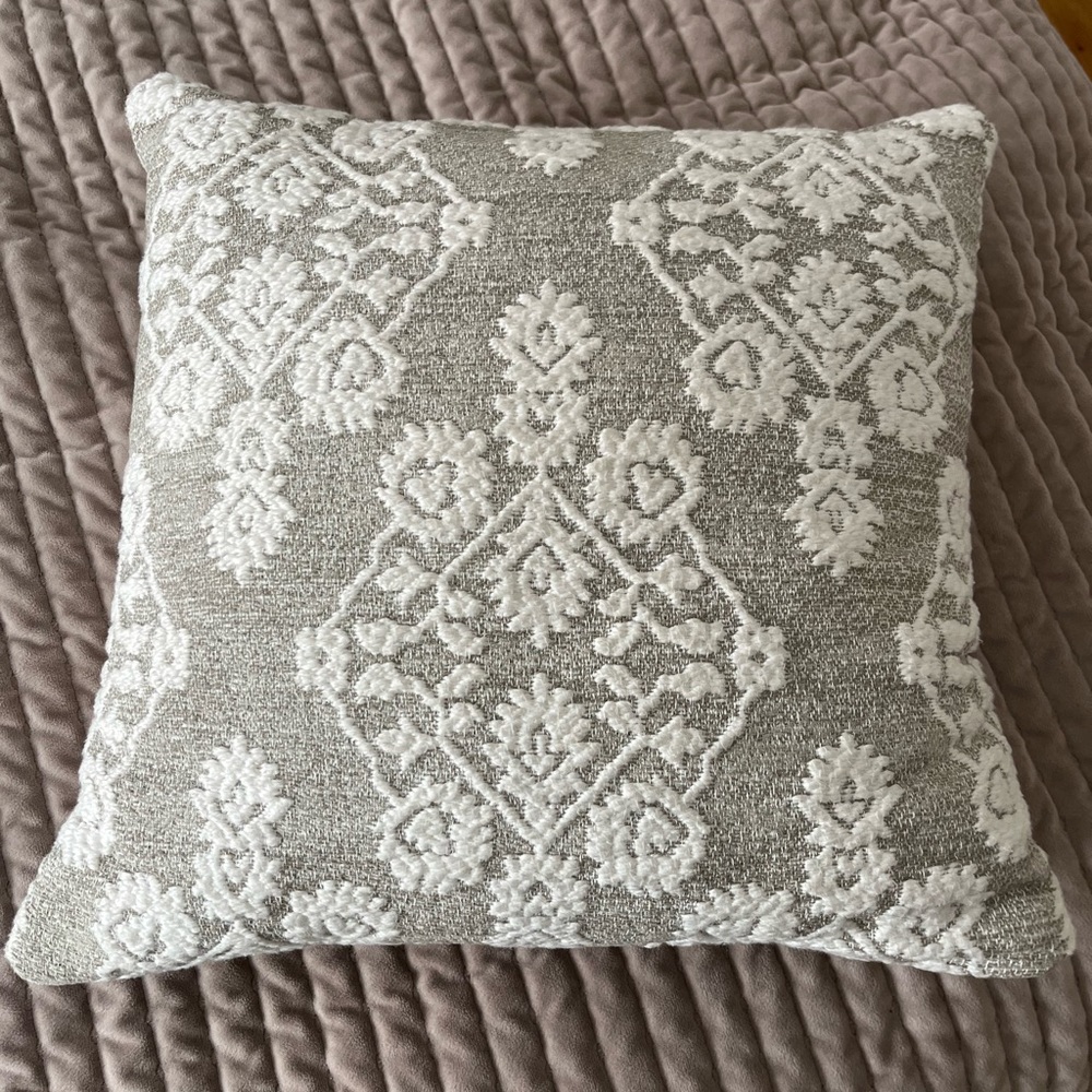 Target Threshold sage/cream pillow 18x18